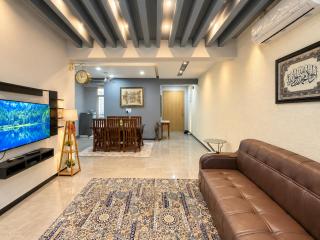 Luxurious 2 Bedroom Apartment in Srinagar - 8