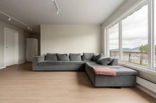 7BR Home nearby Ski, Swim, City and Aurora View - 7