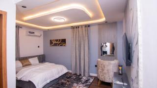 Emperor Suites - 1