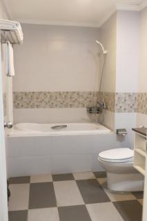 Paradise Hotel DVH - 1