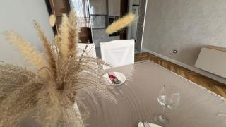 Стильная 3-комнатная квартира с отдельной спальней и кухней - 0