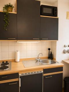 Modern studio with balcony & feel-good flair - 5