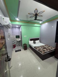 Hotel Laxmi Inn - 1