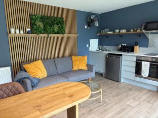 Luxury Silver Birch Lodge: Hot Tub/BBQ/Fire Pit - 8