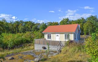 1 Bedroom Pet Friendly Home In Trensum - 1