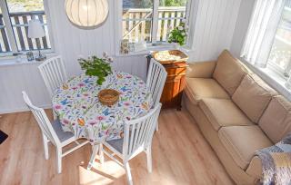 1 Bedroom Pet Friendly Home In Trensum - 8
