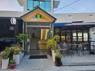 White Windmill Guesthouse - 9