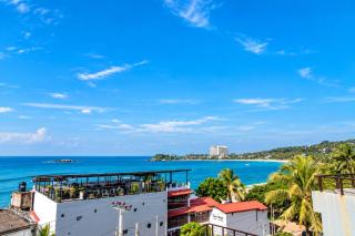 Lavendish Beach Resort - 7