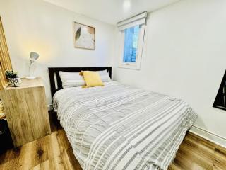 Waterloo Private 1 BR near University - 7