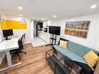 Waterloo Private 1 BR near University - 0