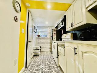 Waterloo Private 1 BR near University - 2