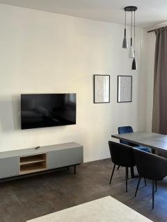 Pearl Bee Deluxe Suites - Pilsen - 4