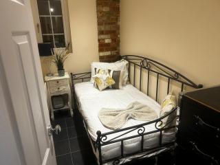 Flat 3 Meadow View Cozy Getaway - 2