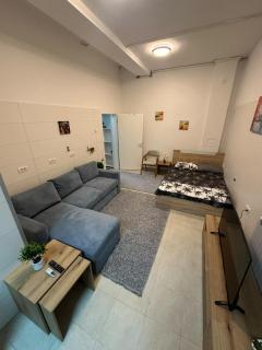 Commun House - 1