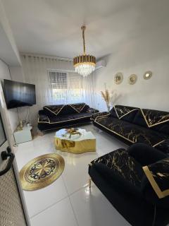 Stylish 1-bed in Central Shkoder Sleeps 4 - 0