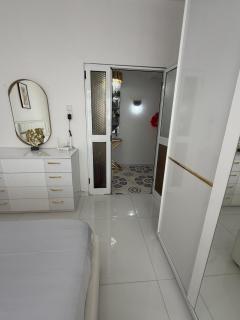 Stylish 1-bed in Central Shkoder Sleeps 4 - 8