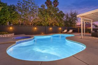 静 Tokyo Escape - Chinatown Heated Pool Retreat near the Strip with Hot Tub, Pool Table, Dog Friendly - 0