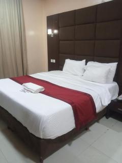 Fourways Hotel - 0