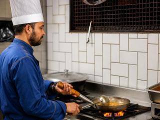 Hotel Taj Palace & Restaurant Near Mall Road - 4
