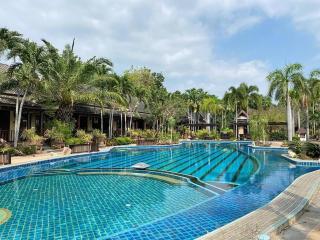 Botany Beach Resort Pattaya - 4