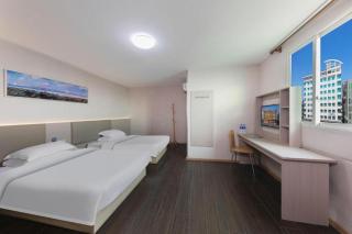 7 Days Inn Dongguan Houjie Exhibition Center - 1