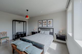 Waterfront home, 5 bedrooms - Free parking - 5