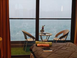 Luxurious suite with city view - 8
