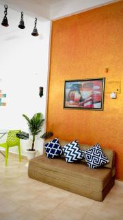 1bhk with 2 lake view Balconies and a pool just 5 mins away from beach - 7