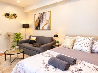 803 - Quiet Condo in City Centre - 9