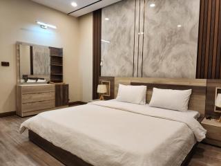 Simple 3 bed Apt across Giga mall with pool - 0