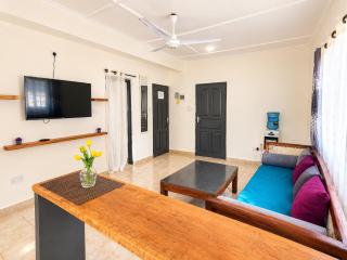 Super Close to the Beach One Bedroom House - 8