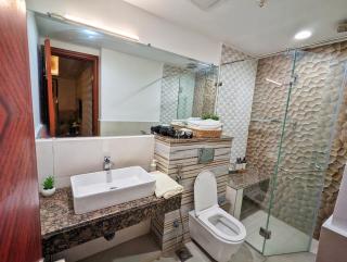 Goldcrest Mall DHA Phase 4 - Luxury Serviced Apartments by Alvis Suite - 4