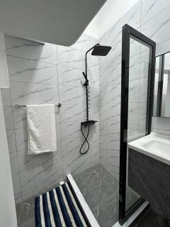 BRZ Apparts - Studio Vaste et Lumineux Bacongo - 9