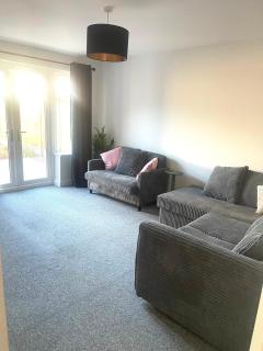 Spacious modern private detached home sleeps 6 - 4