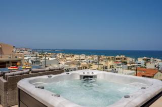 Sunset 300m from Beach, Heated Pool, Jacuzzi and Gym - 8