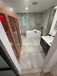 Velvet - couples getaway with Exclusive Red room - 5