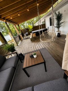 Velvet - couples getaway with Exclusive Red room - 3