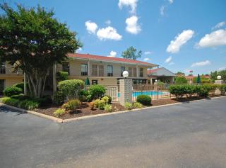 Quality Inn & Suites - West Helena - 1