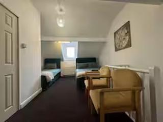 Contractor and Family Home in Doncaster with 4 Bedrooms, 2 Bathrooms and Fast WiFi - 1