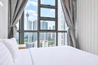 Infinity pool KL Tower View Bukit Bintang Netflix at Robertson - 1