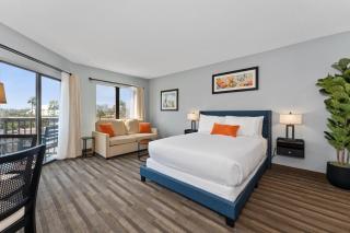 Superior Central Condo with Balcony 7 Min to Universal - 2