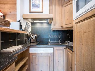 Charmant Appartement au Chatelard, Val-d'Isère, Accès Direct aux Pistes, Parking Inclus - 2
