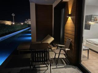 SeaBreeze White ViLLA - 7