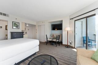 Relaxing Central Condo with Balcony 7 Min to Universal - 4