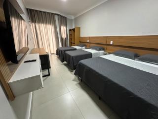 Johnnys Hotel Motel Quarto Familia 4 pessoas - 0
