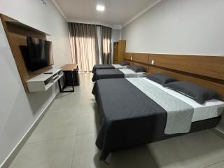 Johnnys Hotel Motel Quarto Familia 4 pessoas - 6