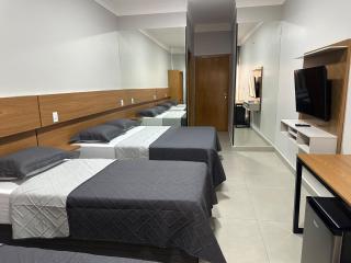 Johnnys Hotel Motel Quarto Familia 4 pessoas - 5