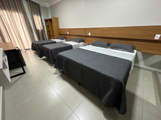 Johnnys Hotel Motel Quarto Familia 4 pessoas - 4