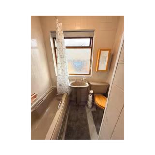 Relaxing Contractor Home for 8 near Odsal Stadium with Smart TV, Washer-Dryer & Driveway - 7