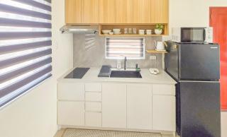 Modern 2BR Pool Home - 15 min to Alona Beach - 5